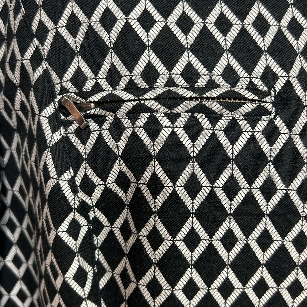 Chico’s Black & White Diamond print Jacket, Zipper closure, 4 front pockets - Picture 5 of 10